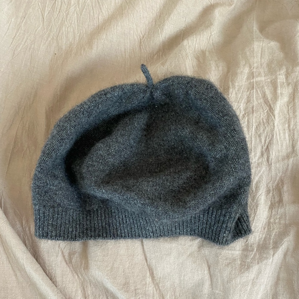 Dark Grey Cashmere Beret with Stretch